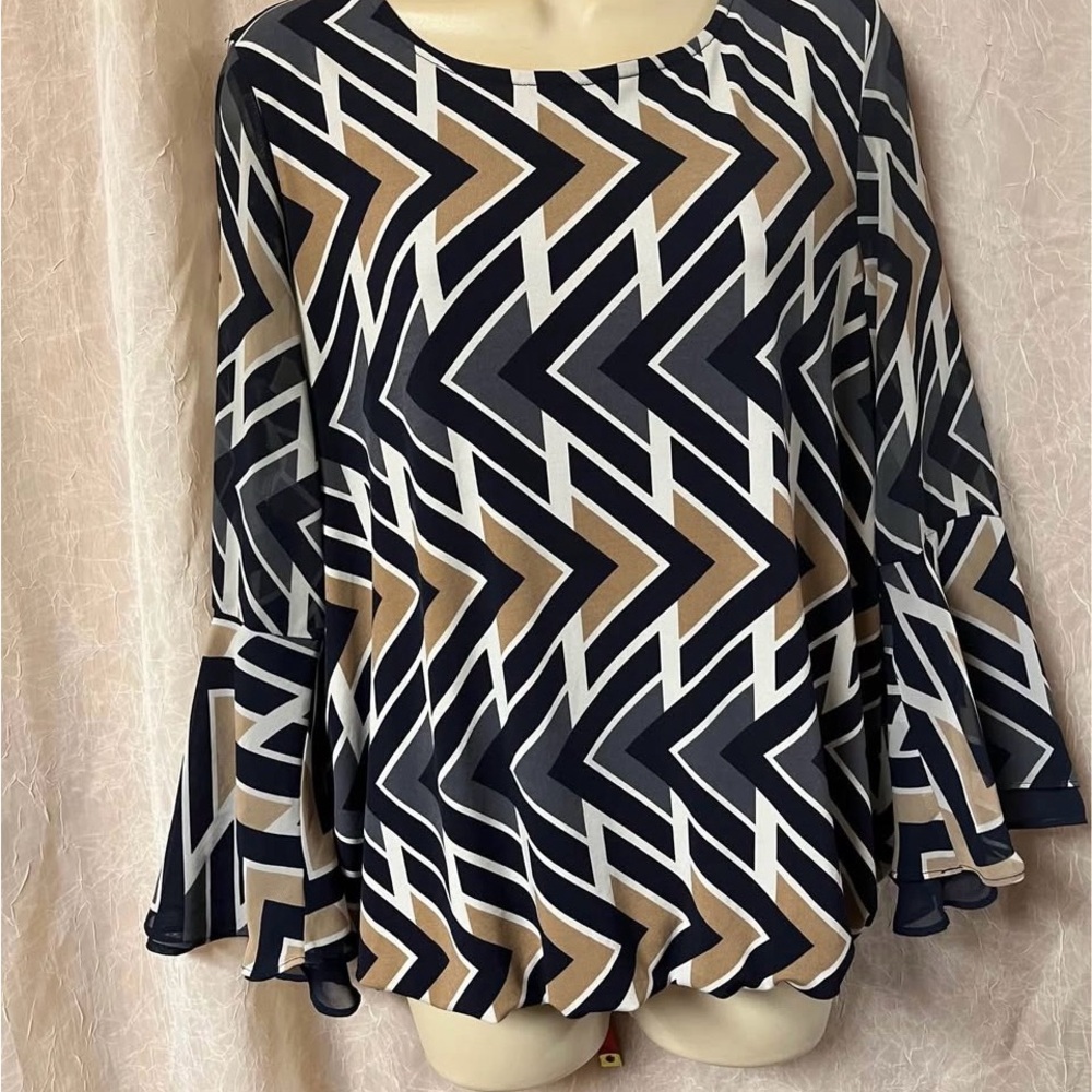 Geometric Patterned Women's Top